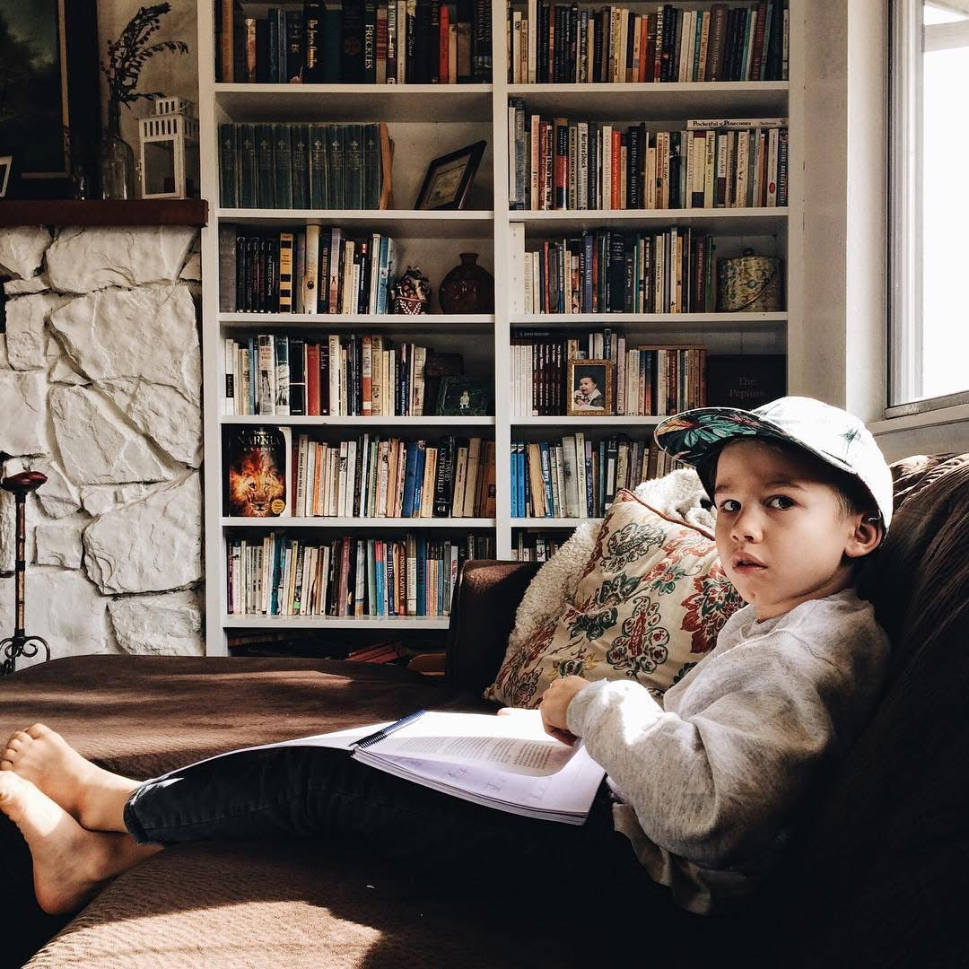 Build a Family Library for a Charlotte Mason Homeschool with this Booklist | The Peaceful Press