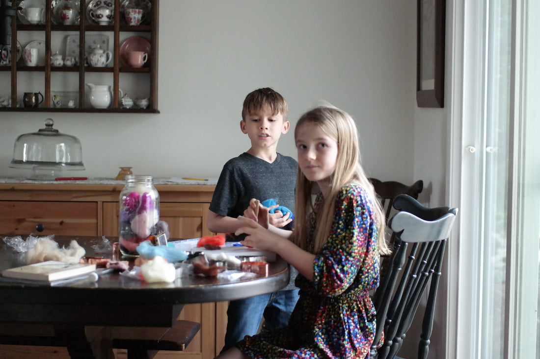 How to Homeschool Multiple Ages With Peace | The Peaceful Press